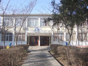 Liceul C.A. Rosetti, călcat de hoţi: au furat mai multe laptopuri
